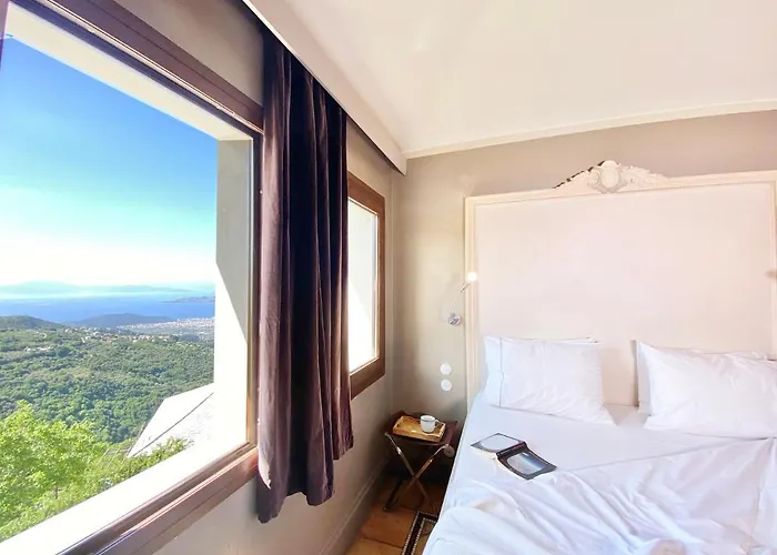 αρχοντικά καραμαρλής Μακρινίτσα