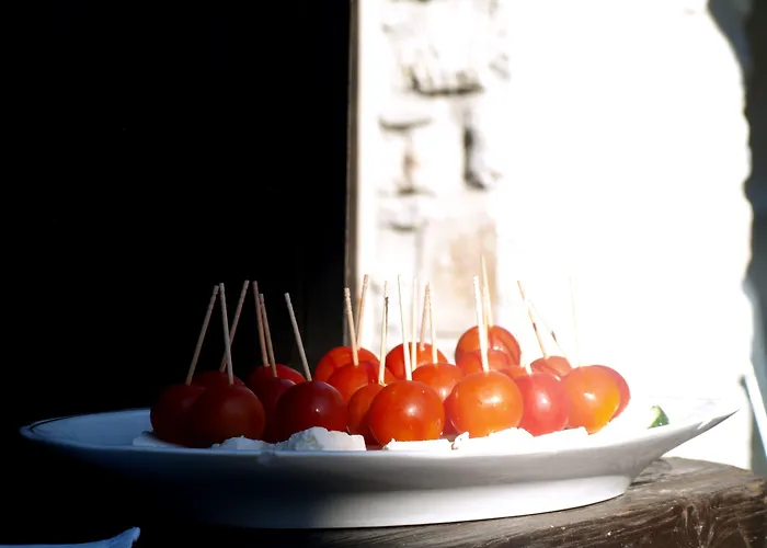 Archontika Karamarlis מלון