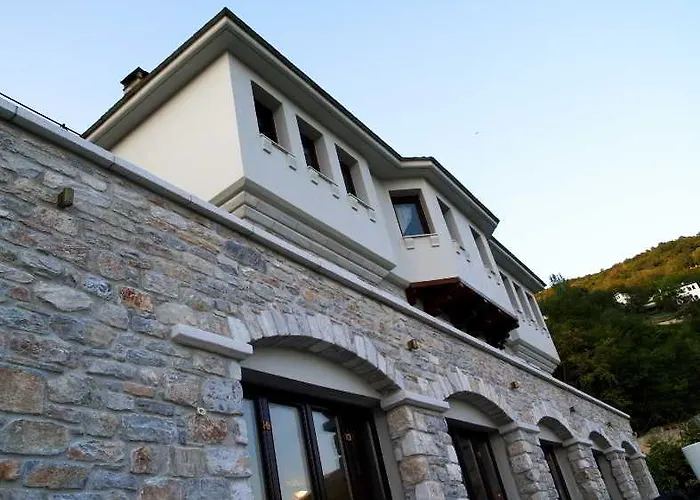 αρχοντικά καραμαρλής Ξενοδοχείο Μακρινίτσα